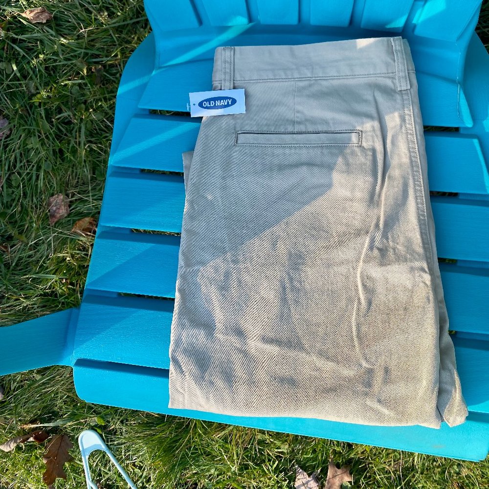 Old Navy Men's Straight Leg Chinos 33x30